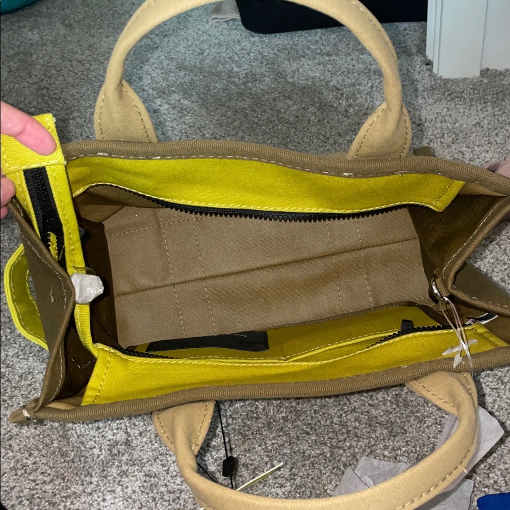 Marc Jacobs Canvas Tote Bag in Khaki with White Logo - Picture 3 of 5
